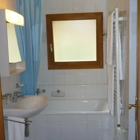 4-8 Bed Deluxe Garden Apt In Baths + Summer Multipass