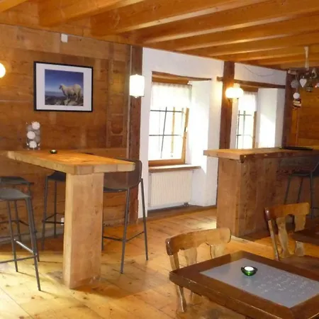 아파트 4-8 Bed Deluxe Garden Apt In Baths + Summer Multipass Val dʼIlliez
